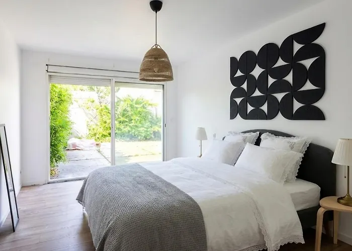 Villa Maison Plain Pied Hyper Centre Avec Véranda 5 Min à Pied 3 Royan